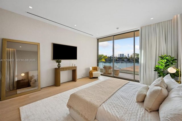 424 W Rivo Alto Dr, Miami Beach, FL 33139