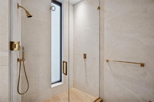 424 W Rivo Alto Dr, Miami Beach, FL 33139