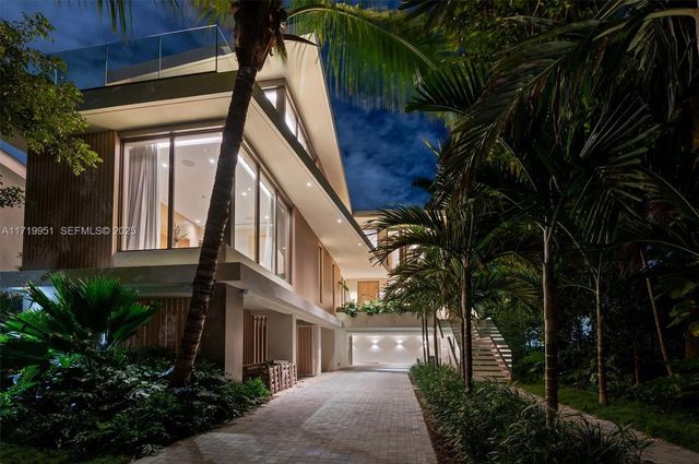 424 W Rivo Alto Dr, Miami Beach, FL 33139