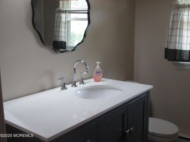 662A Plymouth Drive, Lakewood, NJ 08701