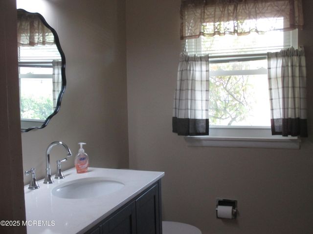 662A Plymouth Drive, Lakewood, NJ 08701