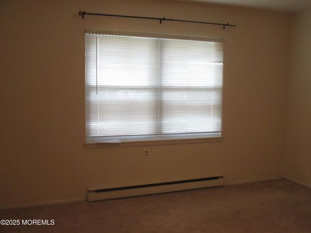 662A Plymouth Drive, Lakewood, NJ 08701