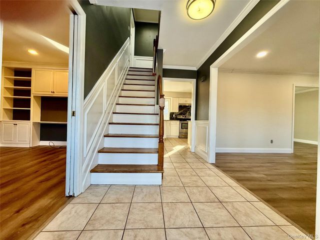 33 Pilgrim Drive, Port Jefferson, NY 11777