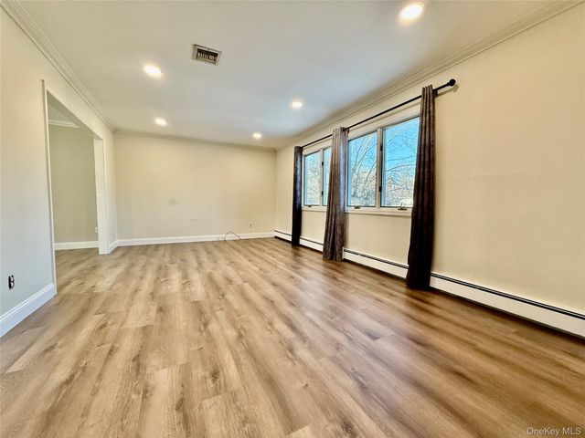 33 Pilgrim Drive, Port Jefferson, NY 11777