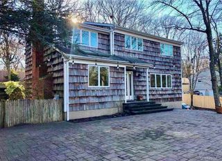 33 Pilgrim Drive, Port Jefferson, NY 11777