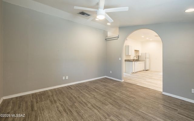 623 W Thurber Road, Tucson, AZ 85705