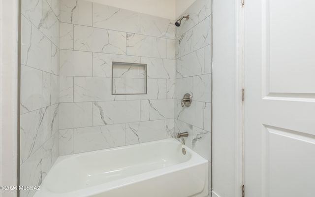 623 W Thurber Road, Tucson, AZ 85705