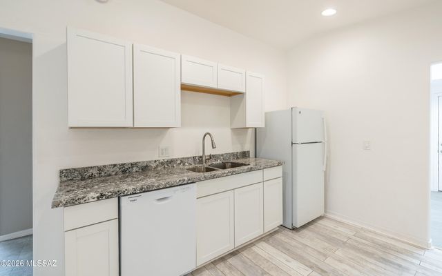 623 W Thurber Road, Tucson, AZ 85705