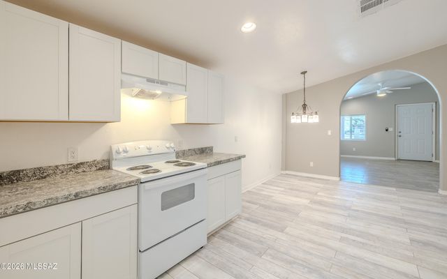 623 W Thurber Road, Tucson, AZ 85705