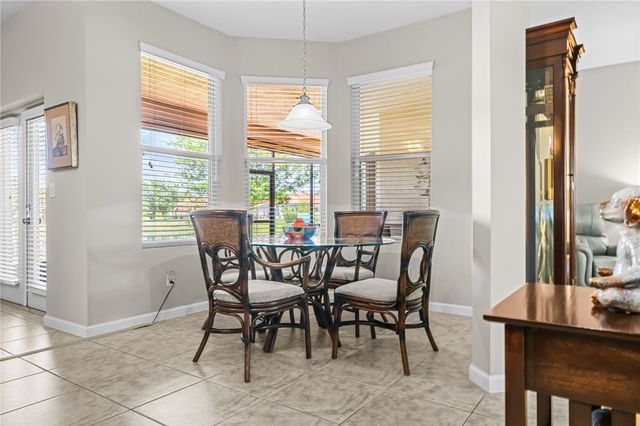 4370 9th Manor SW, Vero Beach, FL 32968