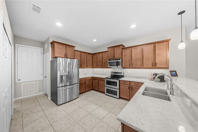 4370 9th Manor SW, Vero Beach, FL 32968