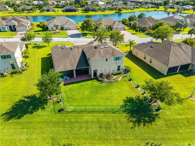 4370 9th Manor SW, Vero Beach, FL 32968