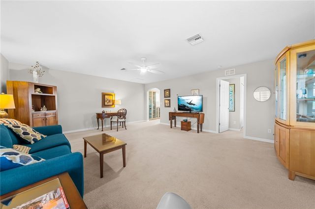 4370 9th Manor SW, Vero Beach, FL 32968
