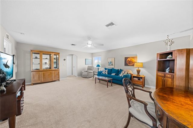 4370 9th Manor SW, Vero Beach, FL 32968