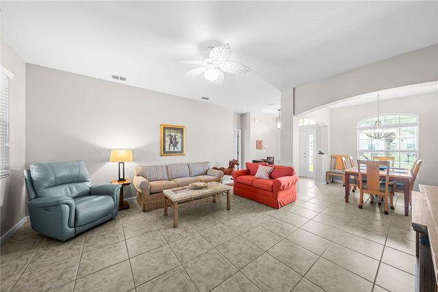 4370 9th Manor SW, Vero Beach, FL 32968