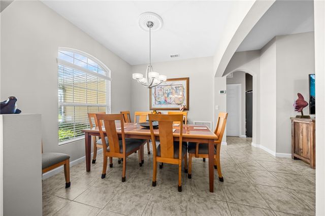 4370 9th Manor SW, Vero Beach, FL 32968