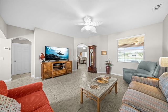 4370 9th Manor SW, Vero Beach, FL 32968
