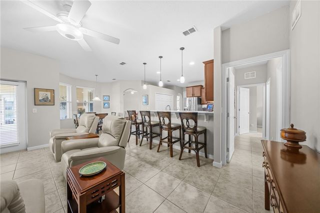 4370 9th Manor SW, Vero Beach, FL 32968