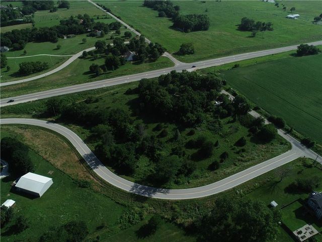 27865 New Lancaster Road, Louisburg, KS 66053