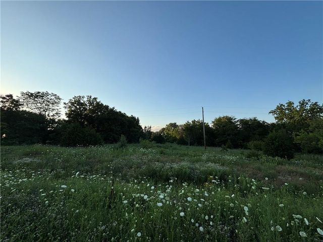 27865 New Lancaster Road, Louisburg, KS 66053