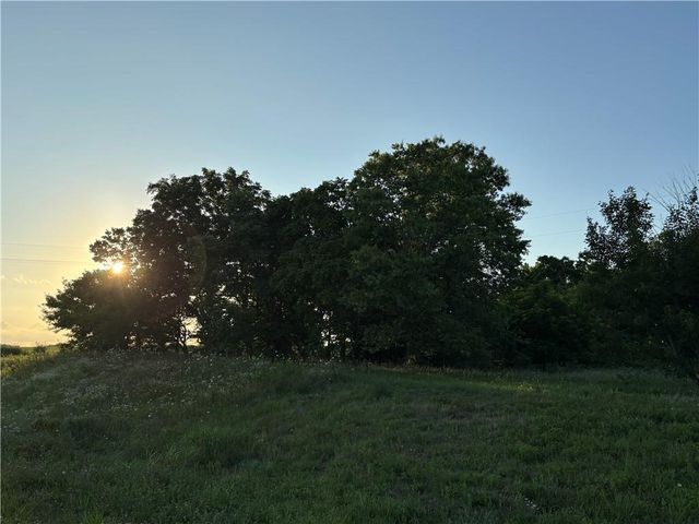 27865 New Lancaster Road, Louisburg, KS 66053