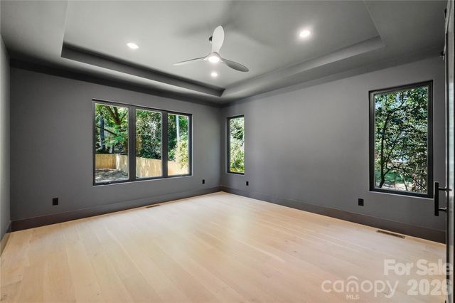1433 N Sharon Amity Road, Charlotte, NC 28211