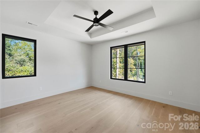 1433 N Sharon Amity Road, Charlotte, NC 28211
