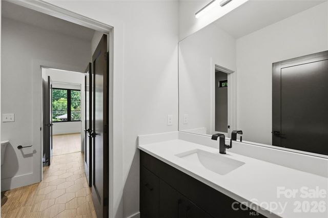 1433 N Sharon Amity Road, Charlotte, NC 28211