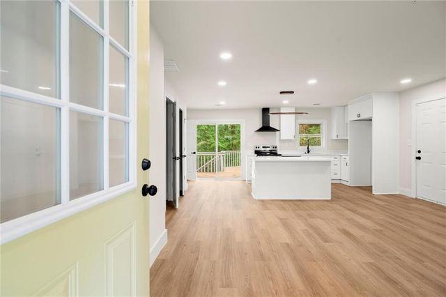 844 San Miguel Drive, Stone Mountain, GA 30083