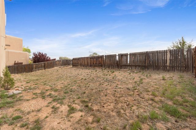 6427 Cerros Grandes, Santa Fe, NM 87507