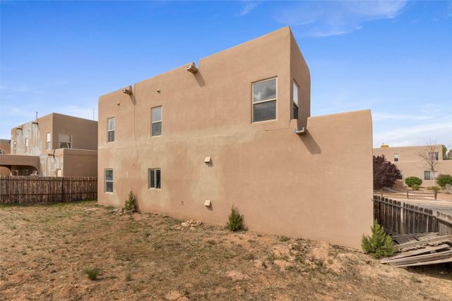 6427 Cerros Grandes, Santa Fe, NM 87507