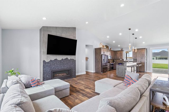 2111 Vinifera Blvd, Lewiston, ID 83501