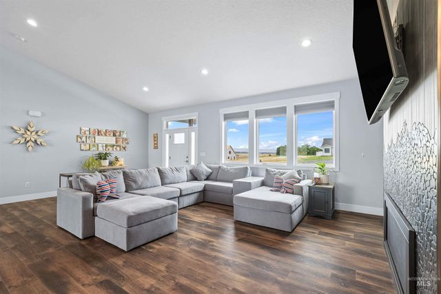 2111 Vinifera Blvd, Lewiston, ID 83501