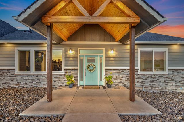 2111 Vinifera Blvd, Lewiston, ID 83501