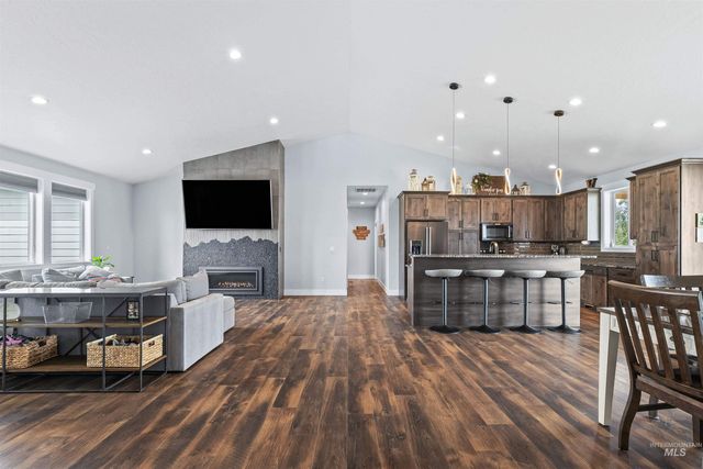2111 Vinifera Blvd, Lewiston, ID 83501