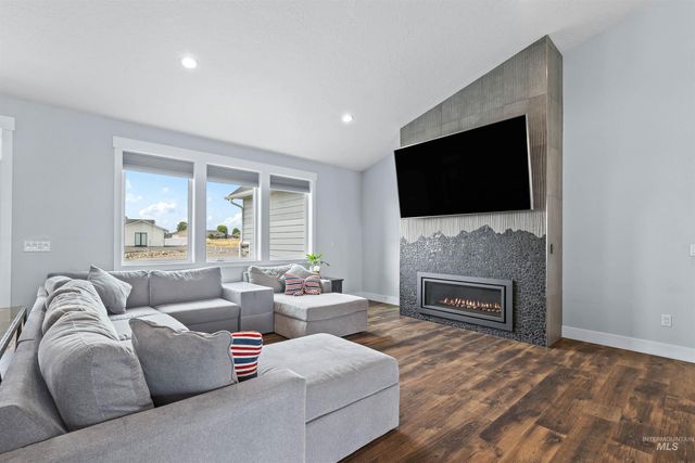 2111 Vinifera Blvd, Lewiston, ID 83501