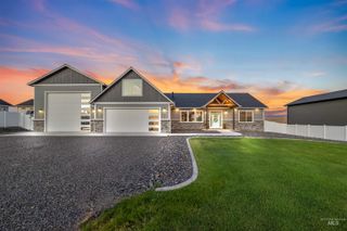 2111 Vinifera Blvd, Lewiston, ID 83501
