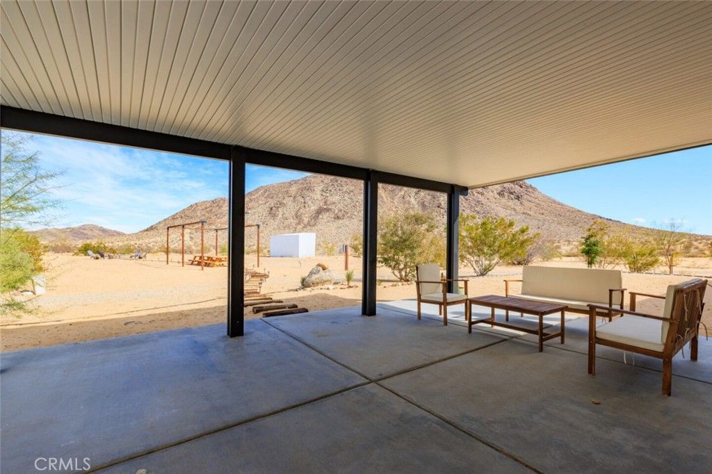 Image 21 of property listing at 58770 Gerrie Lane, Landers, CA 92285