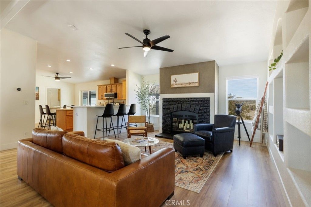 Image 7 of property listing at 58770 Gerrie Lane, Landers, CA 92285