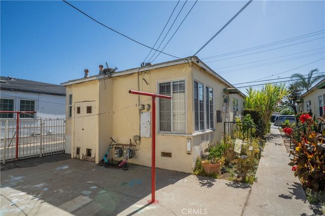 10901 S Freeman, Inglewood, CA 90304