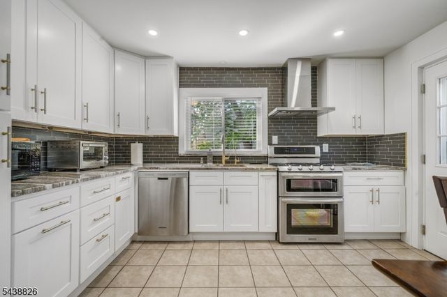 818 Sterling St, Plainfield City, NJ 07062