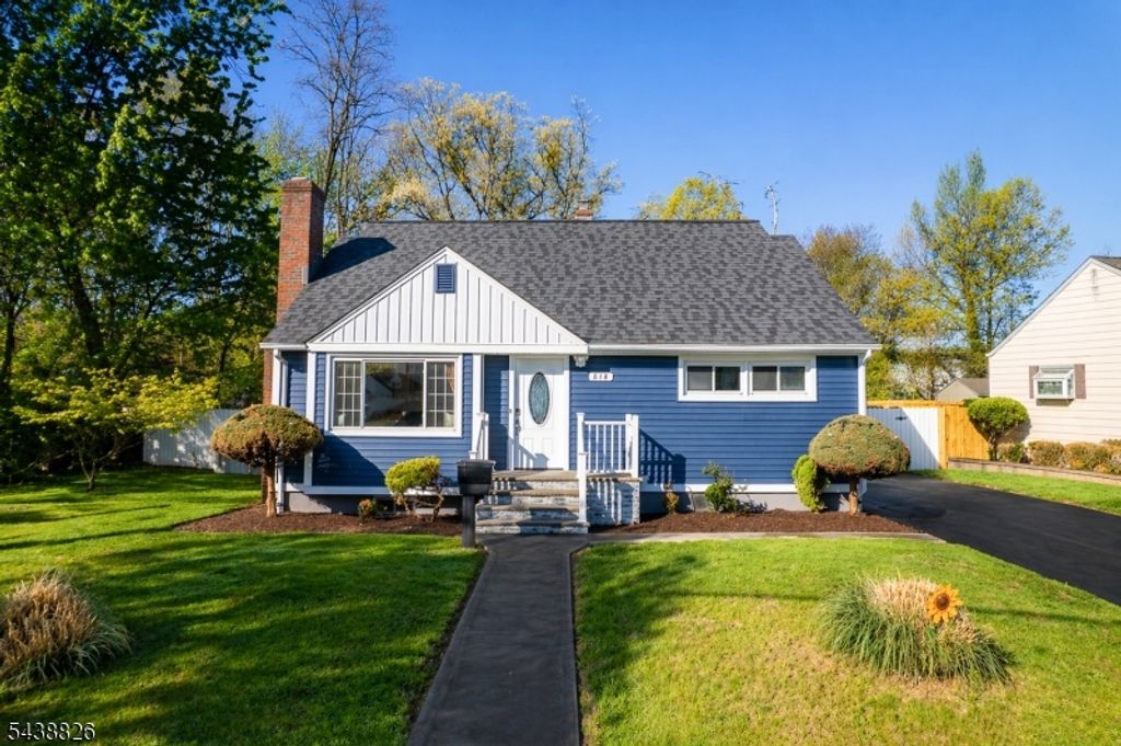 818 Sterling St, Plainfield City, NJ 07062