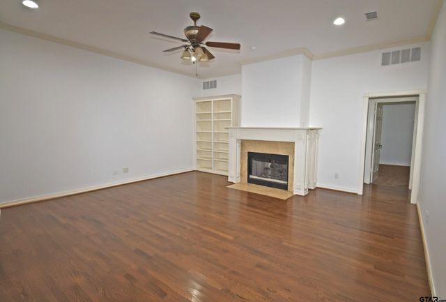 2902 Live Oak Dr, Rowlett, TX 75088