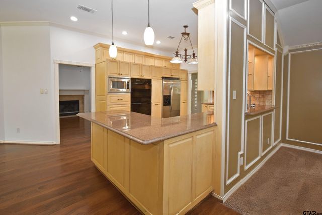 2902 Live Oak Dr, Rowlett, TX 75088