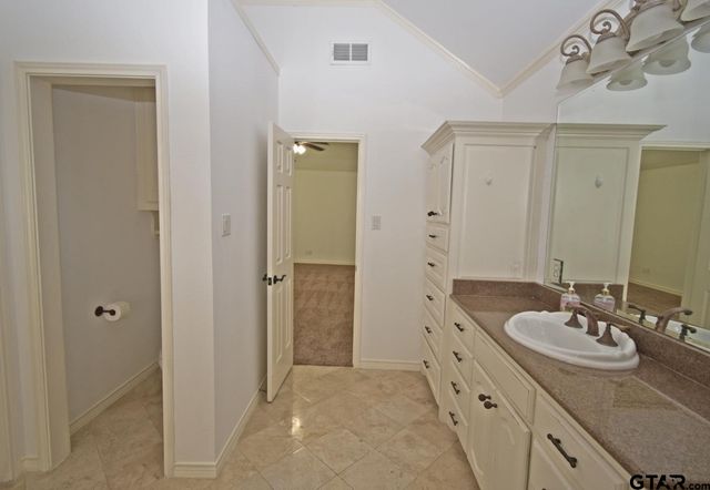 2902 Live Oak Dr, Rowlett, TX 75088
