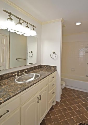 2902 Live Oak Dr, Rowlett, TX 75088