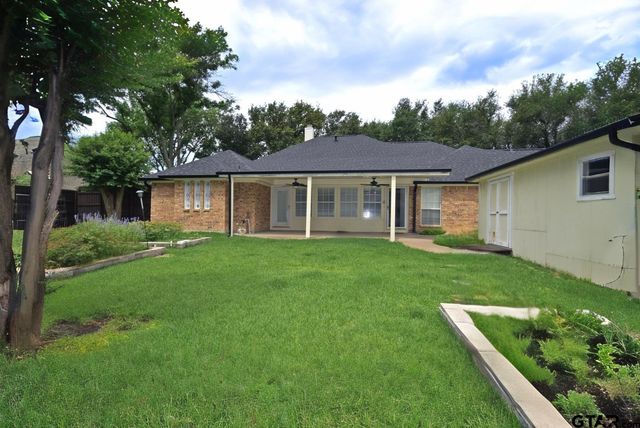 2902 Live Oak Dr, Rowlett, TX 75088