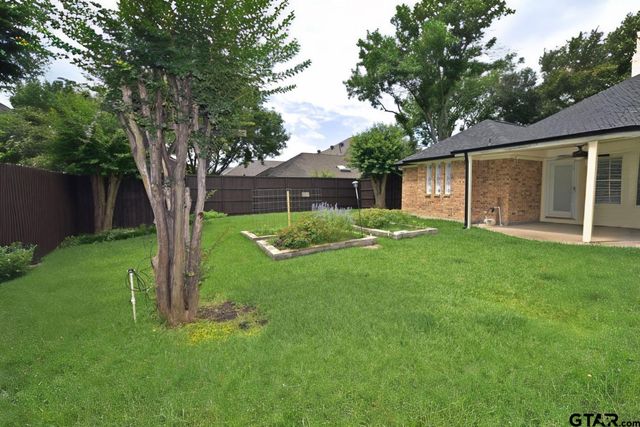 2902 Live Oak Dr, Rowlett, TX 75088