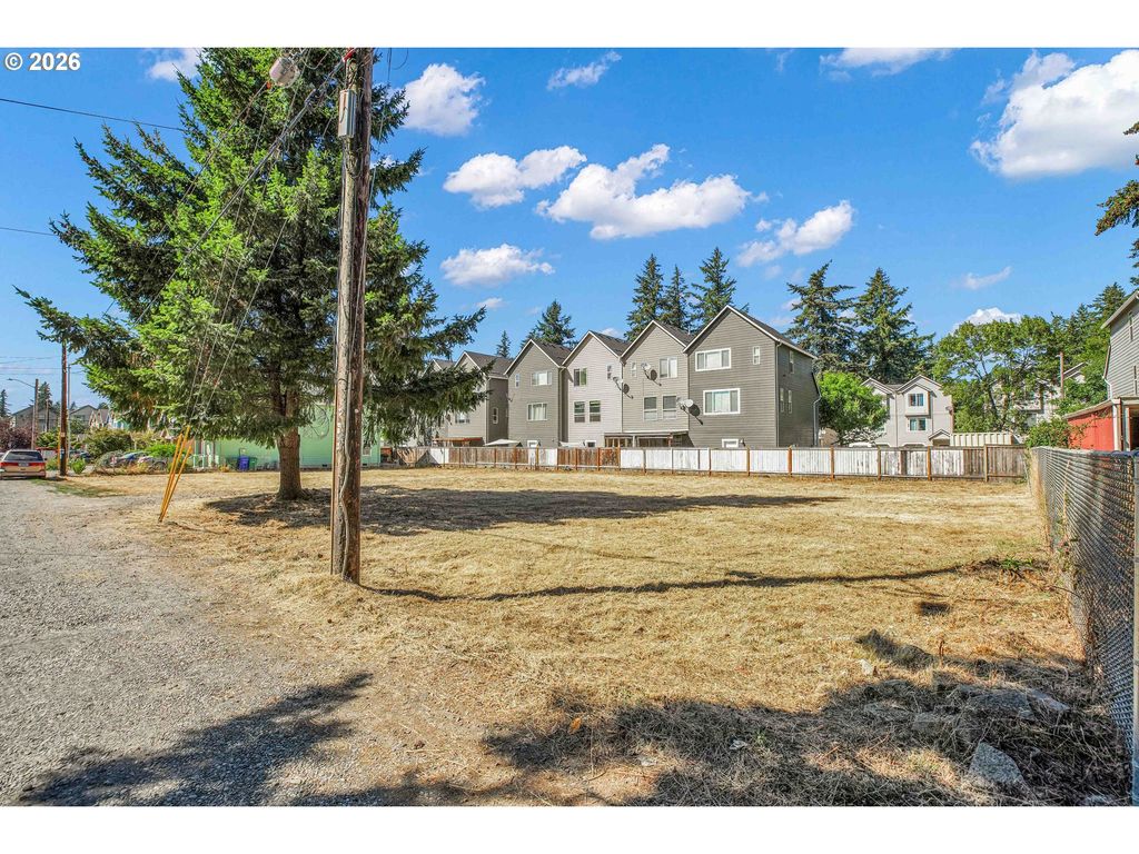 12333 Se SCHILLER St, Portland, OR 97236
