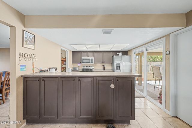 5221 E SAGUARO Circle, Phoenix, AZ 85044